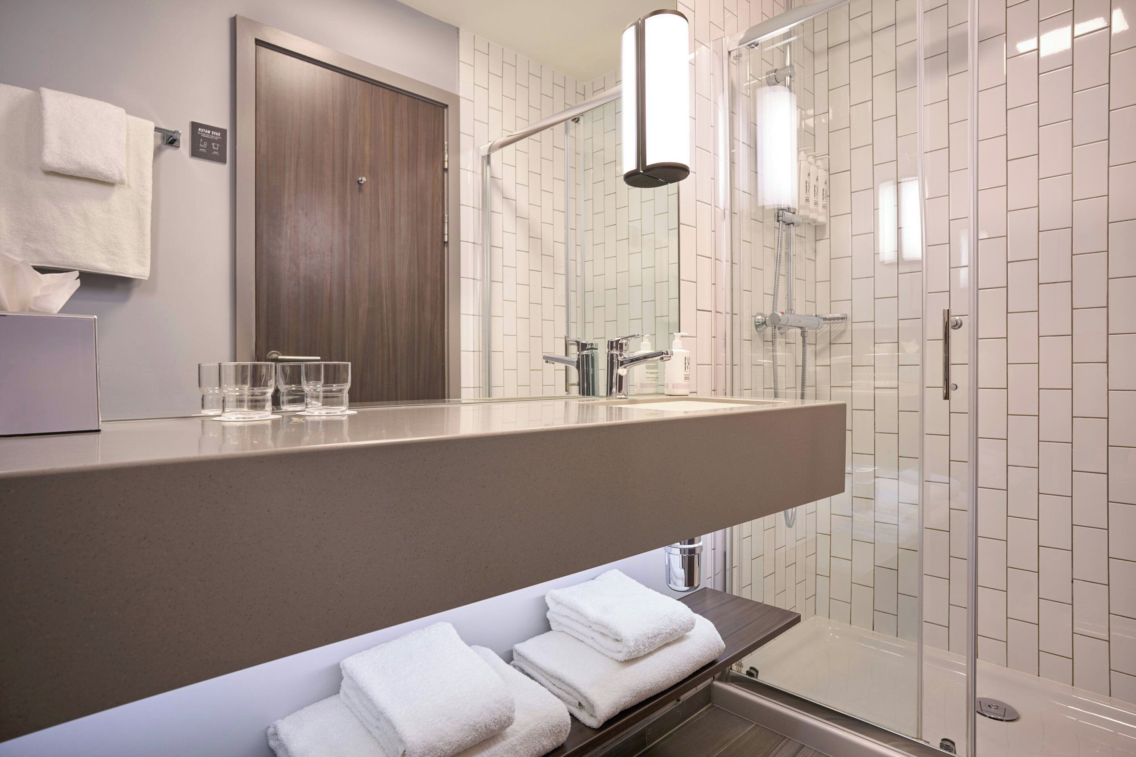 shower, rainfall showerhead, free toiletries, hair dryer