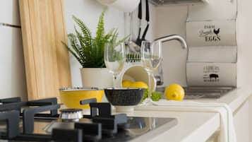 Apartment, 1 Bedroom | Private kitchenette