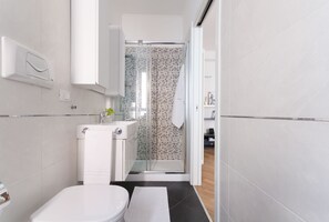 Apartment, 1 Bedroom | Bathroom - HouSmart Nazario Sauro 15 (Bologna)
