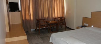 Chambres duplex avec restaurant sur le toit Stay / Madurai