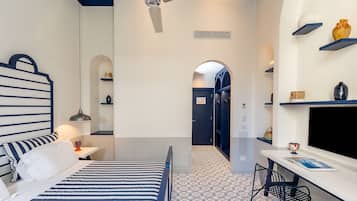 Ropa de cama de alta calidad, colchones con efecto memoria y minibar