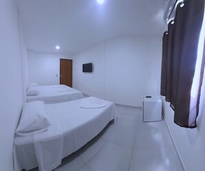 Economy Triple Room | Minibar, bed sheets - Jardins Premium (Ipojuca)