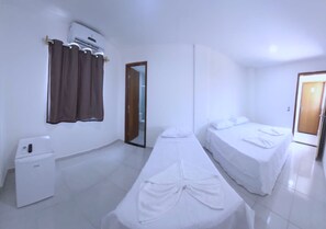 Economy Triple Room | Minibar, bed sheets - Jardins Premium (Ipojuca)