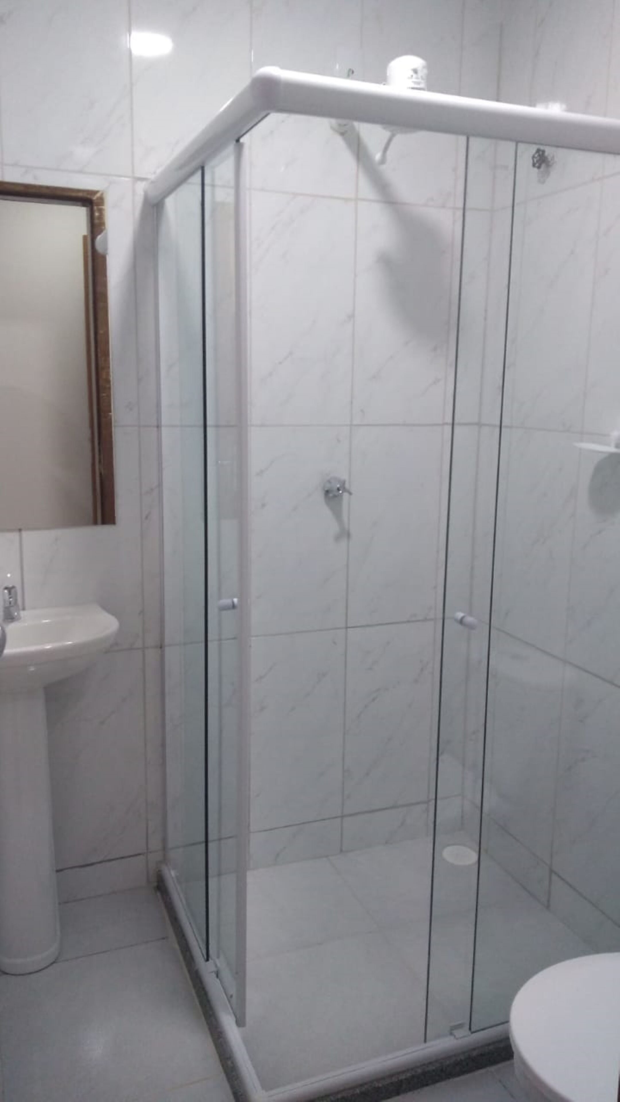 economy twin room | bathroom | shower, rainfall showerhead, hair dryer, towels