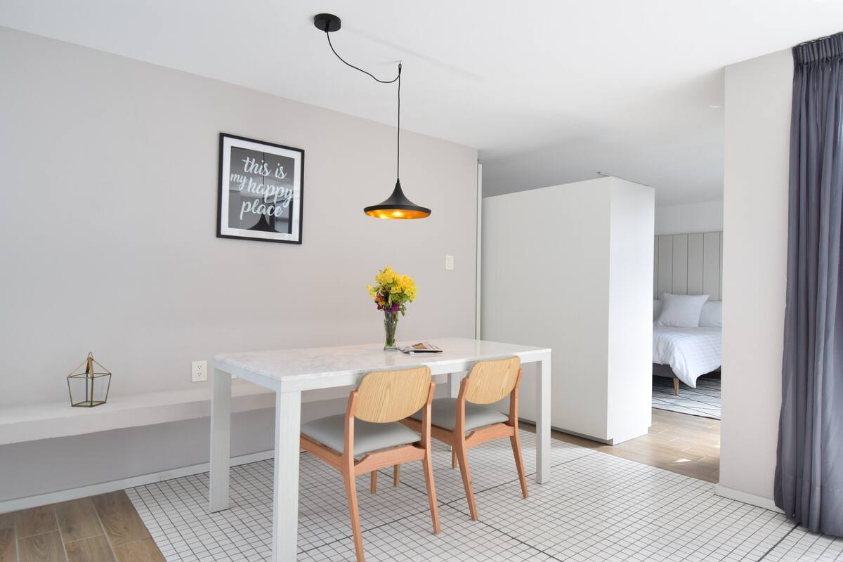 Standard Suite | In-room dining