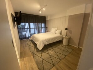 Deluxe Suite | 1 bedroom, down comforters, in-room safe, laptop workspace - Providencia 848 Wtc (Mexico City)