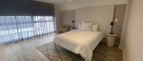 Standard Suite | 1 bedroom, down comforters, in-room safe, laptop workspace