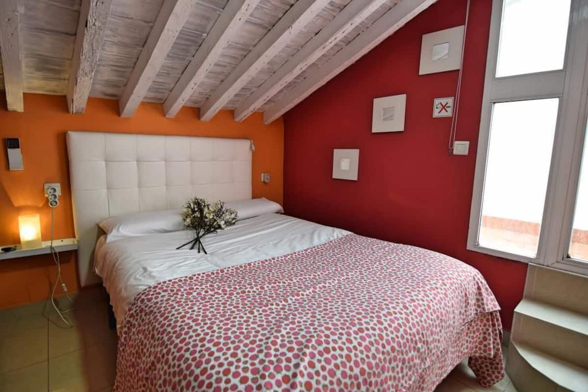 1 habitación, escritorio y insonorización