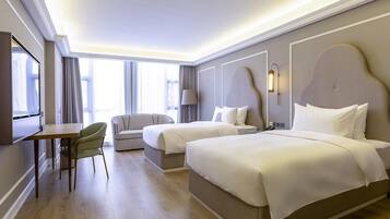 Minibar, in-room safe, individually decorated, individually furnished