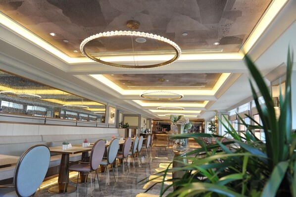 Desayuno buffet (CNY 58 por persona) 