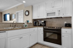 Condo, Multiple Beds, Pool Access | Private kitchen