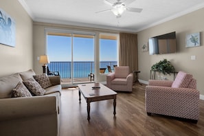 Condo, Multiple Beds, Pool Access | Living area