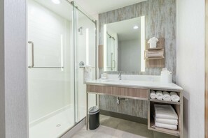 Suite, 1 habitación | Ducha del cuarto de baño