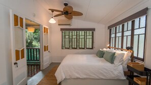 2 bedrooms, iron/ironing board, bed sheets