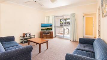 TV, DVD player