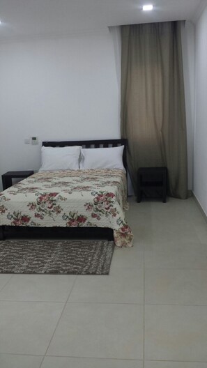 2 bedrooms, iron/ironing board, WiFi, wheelchair access