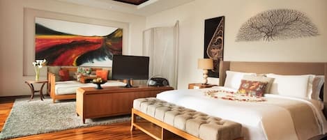 1 bedroom, desk, free WiFi, alarm clocks