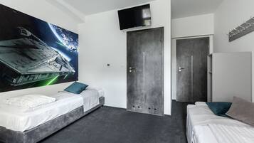 Deluxe Triple Room | Soundproofing, free WiFi, bed sheets, wheelchair access