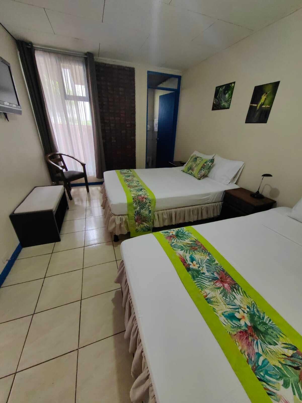 quadruple room | free wifi, bed sheets