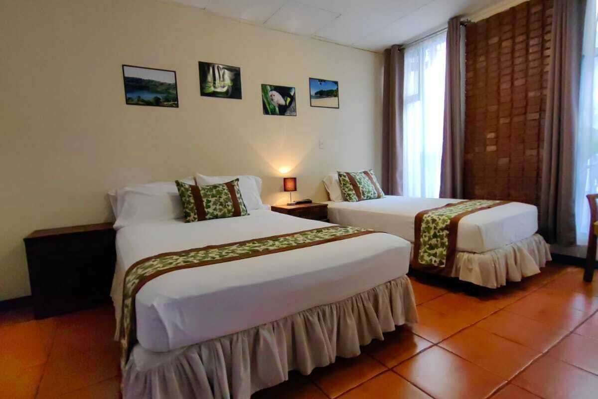 triple room | free wifi, bed sheets