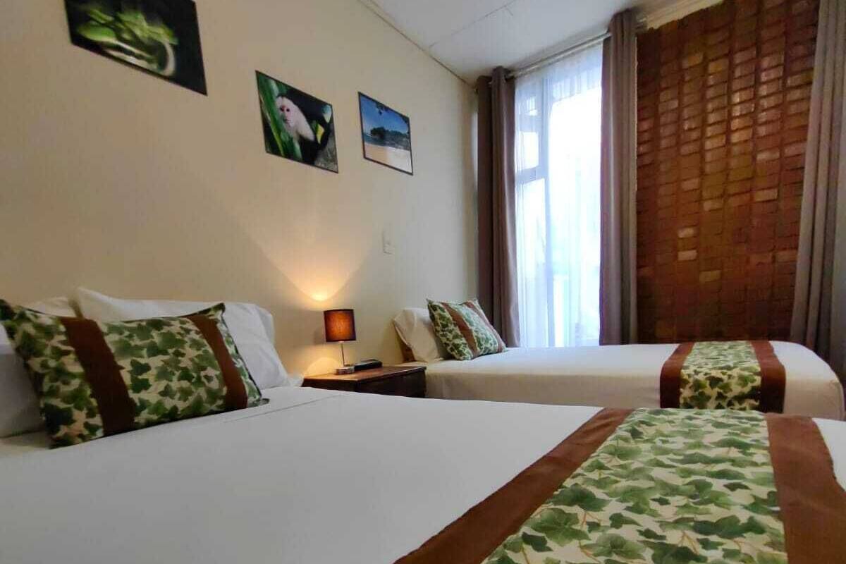 Triple Room | Free WiFi, bed sheets