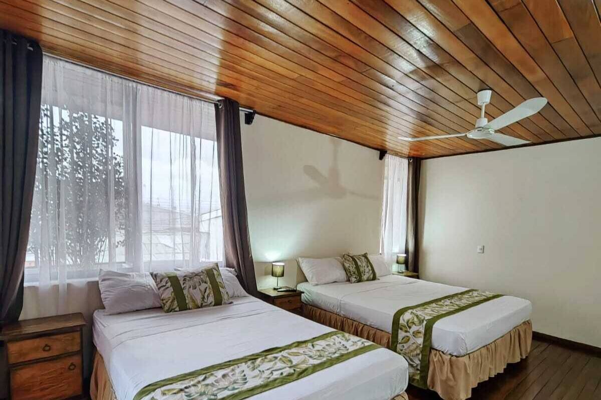 Quadruple Room | Free WiFi, bed sheets