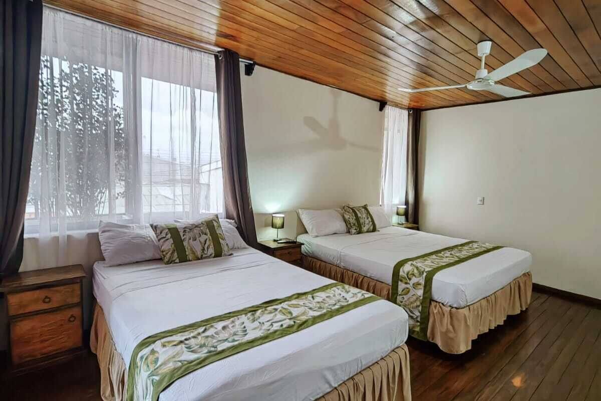 quadruple room | free wifi, bed sheets