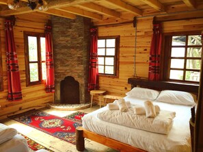 Premium bedding, soundproofing, rollaway beds, bed sheets - Huzur Konak Otel & Restaurant (Camlihemsin)