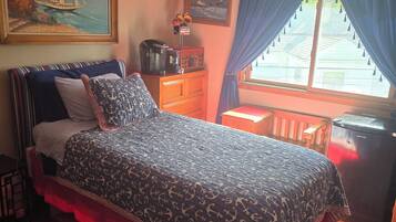 Deluxe Room, 1 Large Single Bed, Refrigerator & Microwave