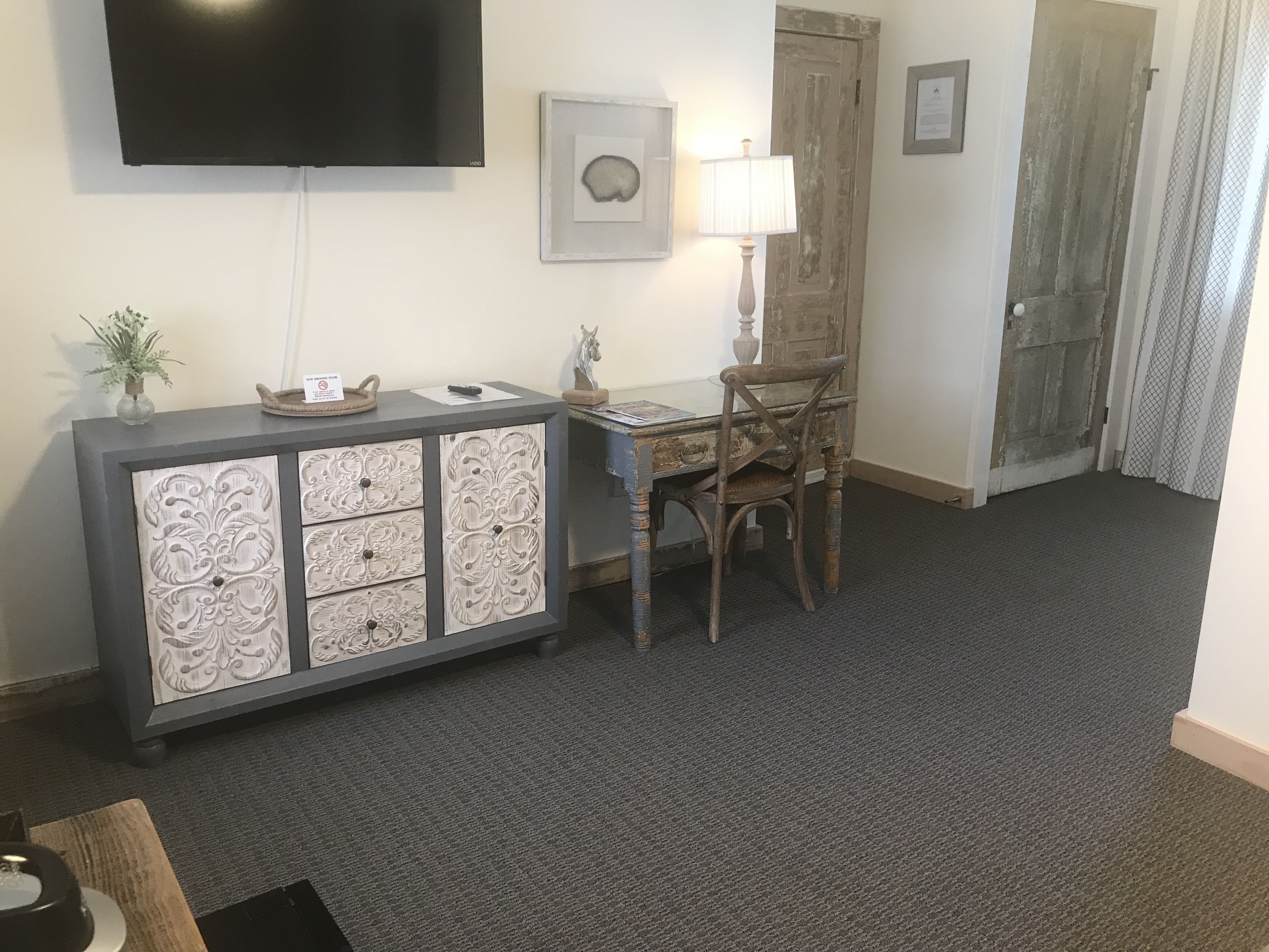 hill country 2 | 1 bedroom, premium bedding, iron/ironing board, free wifi