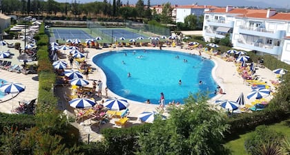 Marquee Poolside Apt sijaitsee upeassa Oasis Parquessa
