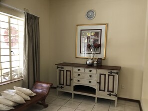 Family Apartment | Interior detail - Vintage Palm (Gaborone)