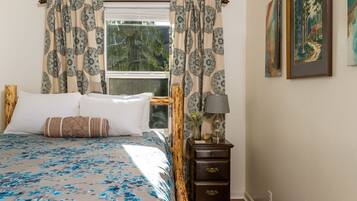 4 bedrooms, desk, iron/ironing board, free WiFi