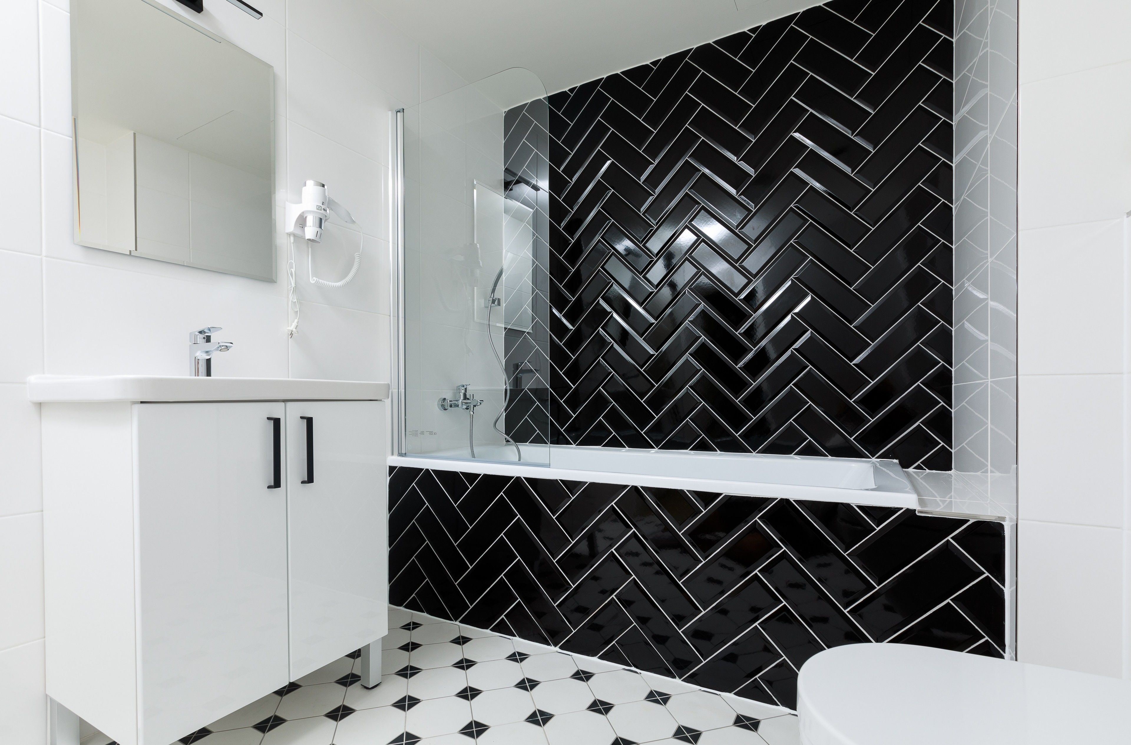 Familienapartment, 2 Schlafzimmer (3+kk) | Badezimmer