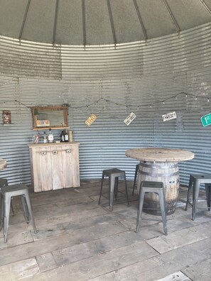 Bar (on property) - Rural Getaway at Homestead Lodge (Bottineau)