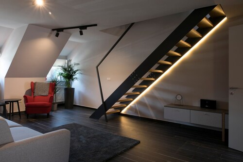 Über der Old Vine APP mit Flussblick