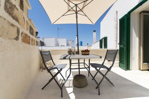 Habitación doble, terraza | Terraza o patio
