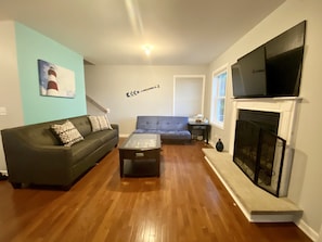 Living area - Leisure filled Lakehome with Boat. Close to golf, waterparks and Casino.  (Tobyhanna)