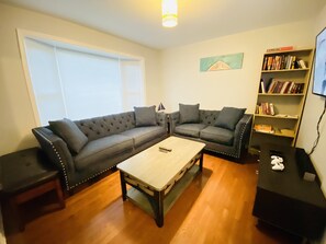 Living area - Leisure filled Lakehome with Boat. Close to golf, waterparks and Casino.  (Tobyhanna)