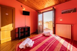 Rollaway beds, free WiFi, bed sheets