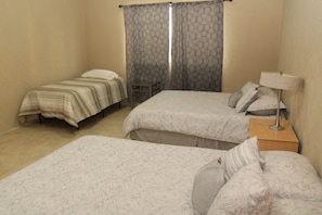 Deluxe Room | Free WiFi, bed sheets