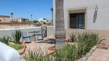 Deluxe Room | Terrace/patio