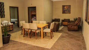 Deluxe Room | Living area - Super Suite Plaza Goya (Puerto Peñasco)