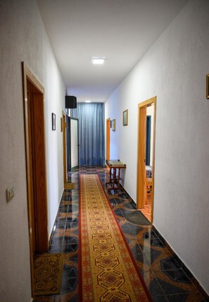 Interior - Hotel Joni Restaurant (Buçimas)