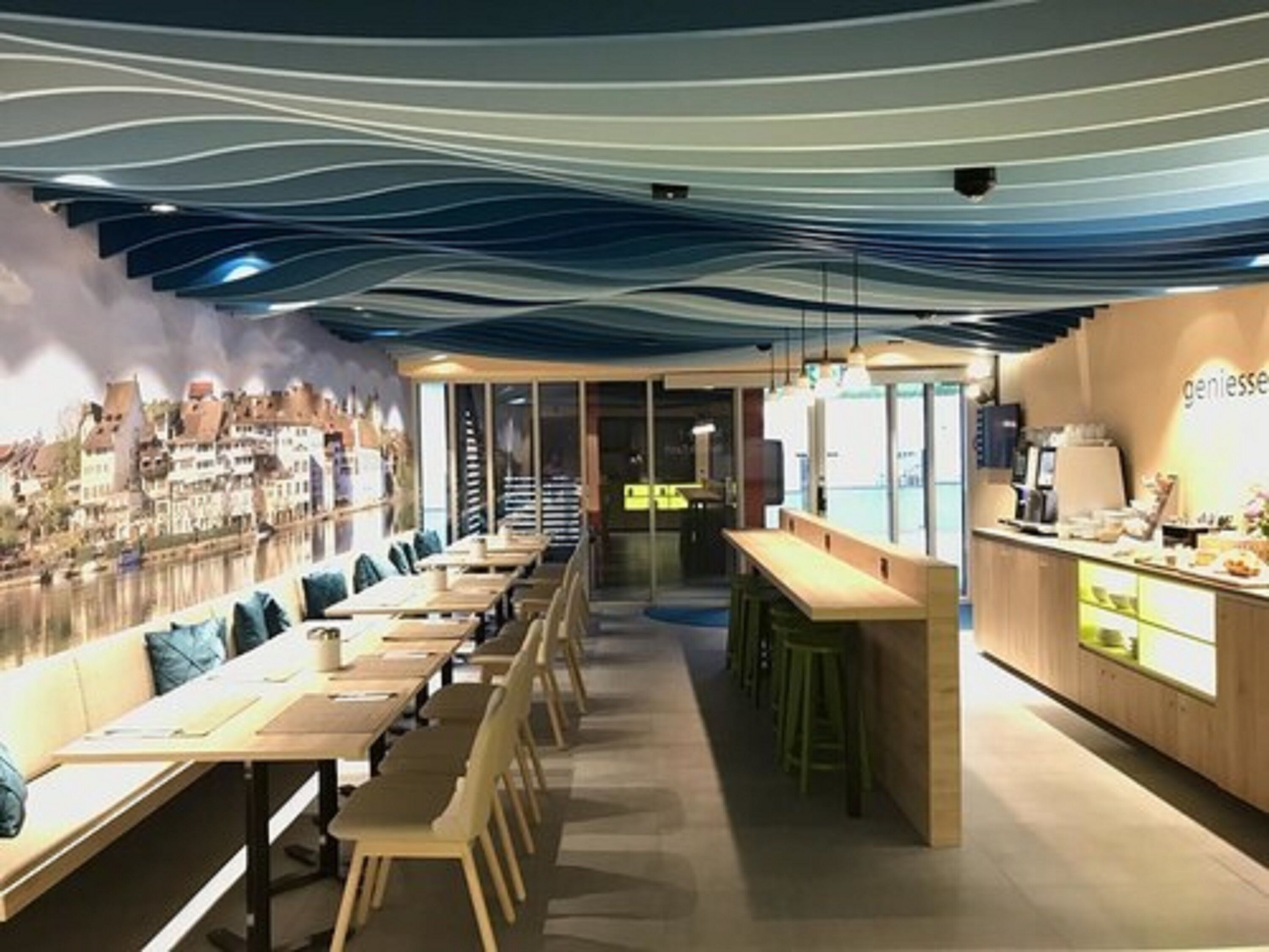 Free daily continental breakfast