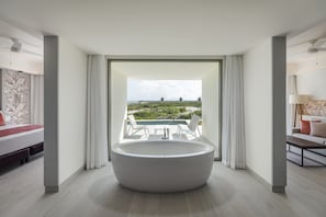 Privileged Romance Deluxe & SwimUp | Vista do quarto