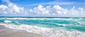  2/2 Luxury Resort Villa  Jupiter Bay near beach  