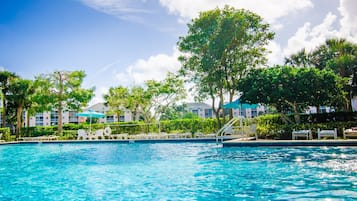 Piscine extérieure, piscine chauffée