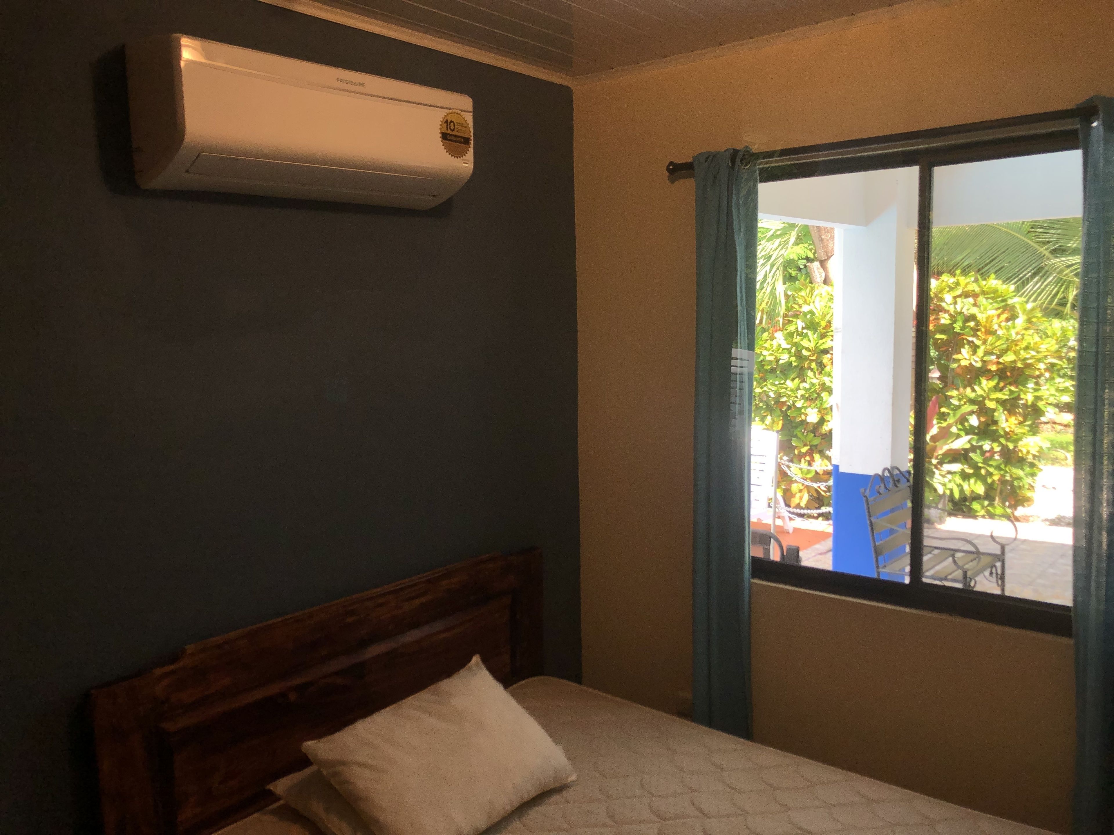 Manzanillo | Bed sheets, wheelchair access