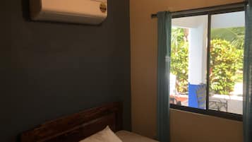 Manzanillo | Bed sheets, wheelchair access